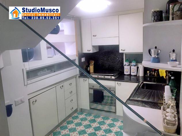StudioMusco vende a Capri, in via Camerelle, la più prestigiosa strada dello shopping, introvabile appartamento con terrazzo a livello e vista panoram - Foto 18