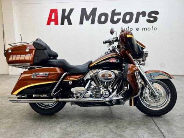HARLEY-DAVIDSON FLHTCUSE Screamin' Eagle Ultra Classic CVO 105TH ANNIVERSARY rif. 24016764