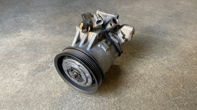 Compressore climatizzatore Toyota Yaris 1.0 benzina del 2009 (447220-9464) - Foto 2