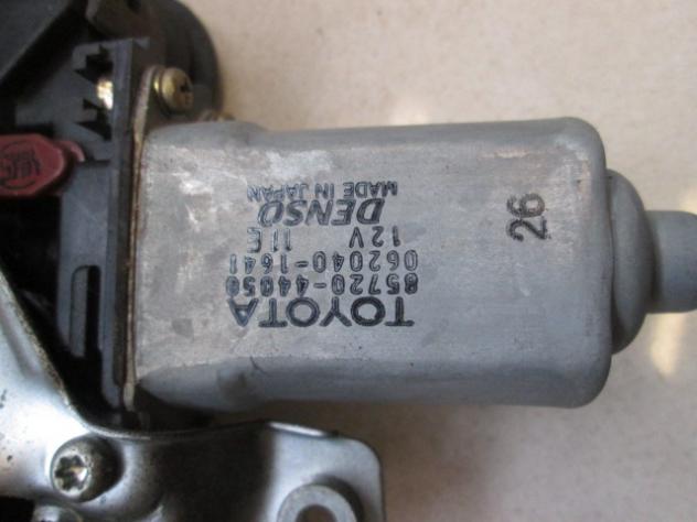 062040-1641 MOTORINO E MECCANISMO ALZA-VETRO ALZA-CRISTALLO PORTA POSTERIORE SINISTRA TOYOTA AVENSIS VERSO 2.0 D 85KW 5M 5P (2004) RICAMBIO USATO 8572 - Foto 2