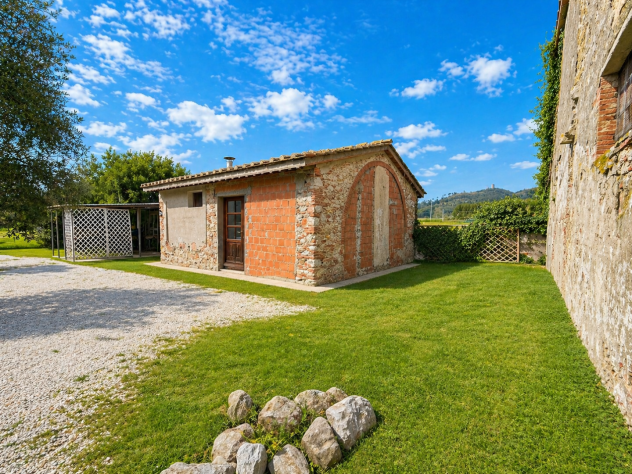 Rustico in vendita a Colognole - San Giuliano Terme 350 mq Rif: 1409953