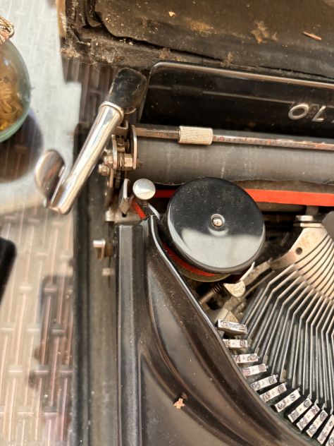 Macchina da scrivere Olivetti - Foto 8