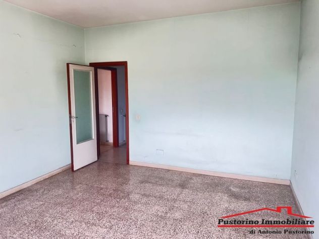 Viale Calabria - 5 piano trilocale da ristrutturare