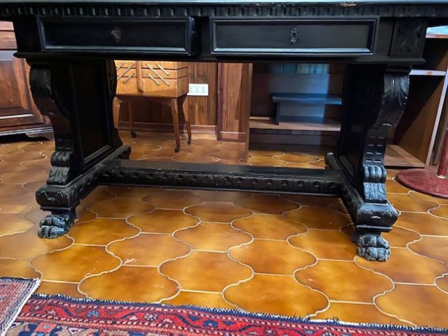 tavolo da studio completo di grandi sedie - Foto 3