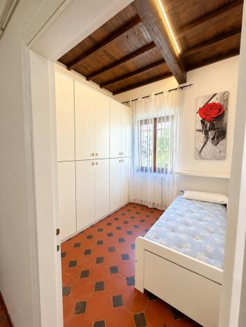 APPARTAMENTO INDIPENDENTE di 5 vani e di 130 mq (SIGNA) rif. L1393 - Foto 11