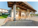 Villa di 225 m² con più di 5 locali e box auto doppio in vendita a Fontanel &hellip;