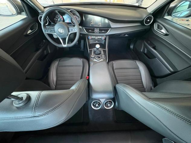 ALFA Giulia 2.2Turbodiesel 180CV 6M Super -08-2018 - Foto 2