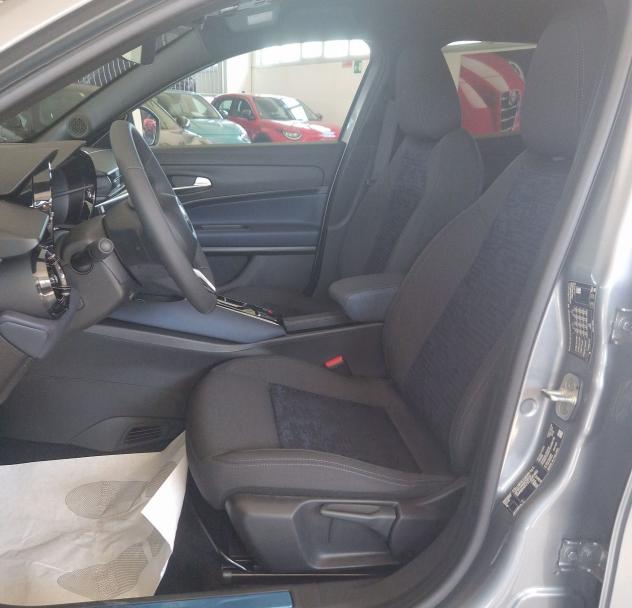 Alfa Romeo Junior Ibrida 1.2 145CV Hybrid eDCT6 ibrida Sprint - Foto 7