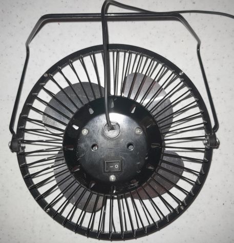 Ventilatore da tavolo con presa USB completo di caricabatteria. - Foto 3