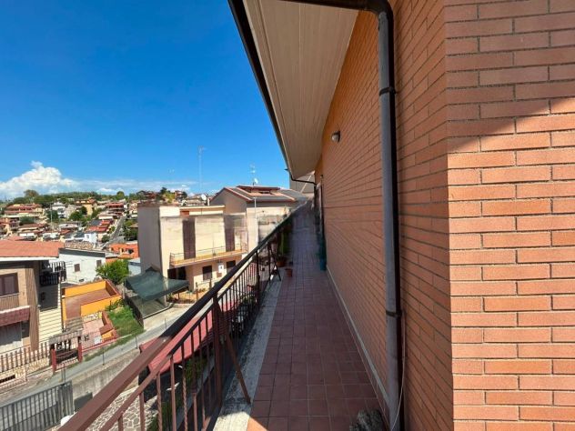 MONTEROTONDO BILOCALE ARREDATO CON BALCONE - BOX AUTO - Foto 7