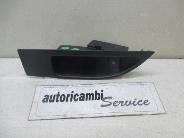 340685796 COMANDO ALZACRISTALLO PORTA POSTERIORE SINISTRA OPEL ASTRA J 1.4 B 103KW 6M 5P (2010) RICAMBIO USATO 13258689
