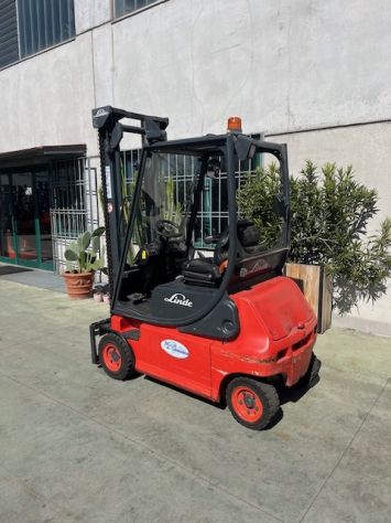 Carrello elevatore usato Linde E16P locazione con riscatto - Foto 2