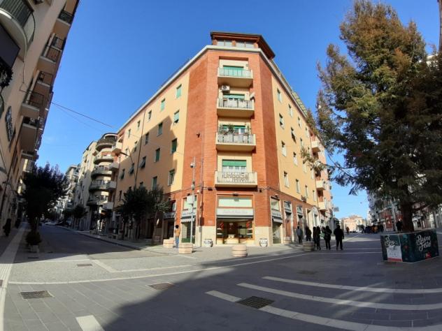 Prestigioso appartamento in piccolo condominio sull'isola pedonale - Foto 3