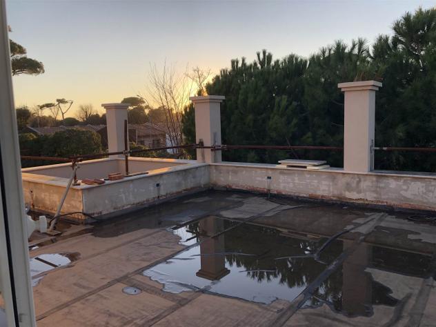 Villa in Vendita in zona TIRRENIA con giardino - Foto 8