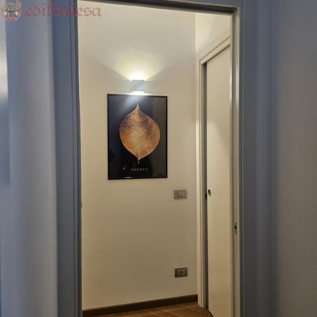 AFFITTO - TRILOCALE ELEGANTEMENTE ARREDATO IN CENTRO STORICO DI MONZA CON POSTO AUTO COPERTO - Foto 13