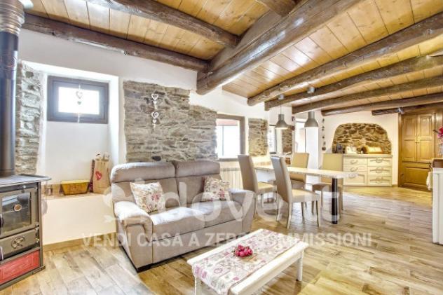 Casa indipendente di 218 m² con 5 locali in vendita a Maccagno con Pino e Veddasca - Foto 2