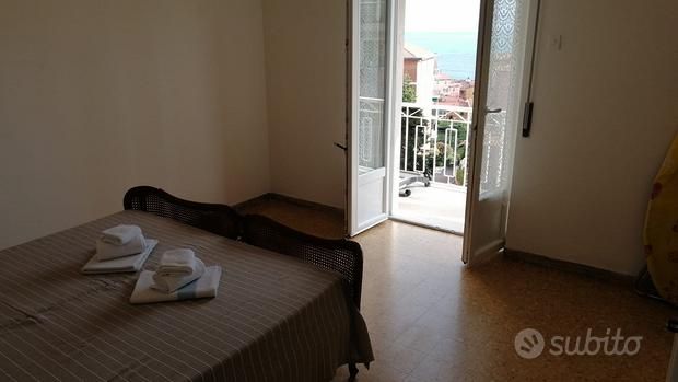 San Terenzo 5 vani arredato 3 camere fino a fine maggio per trasfertisti - Foto 5