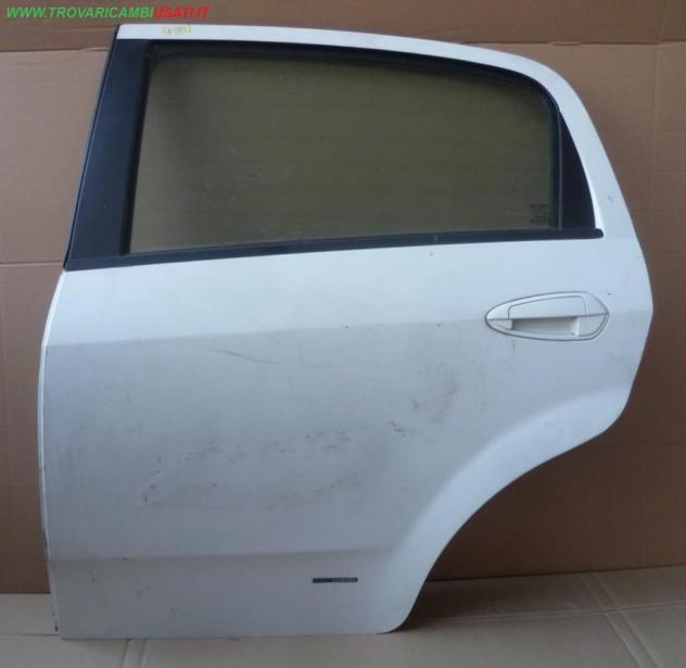 PORTA POST.S. BIANCA CON ALZ.  Carrozzeria  Lamierati esterni  Porte  Porta post. sx. FIAT - GRANDE PUNTO - 01-09-2005 - 01-12-2011, FIAT - GRAND
