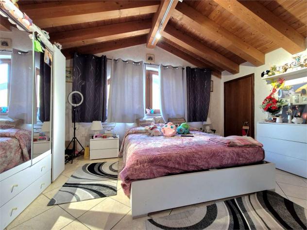 V005483 - Recente appartamento su due livelli con terrazzo solarium e doppi garage - Foto 10