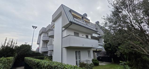 Appartamento 75 mq in Vendita a Desio con box e giardino