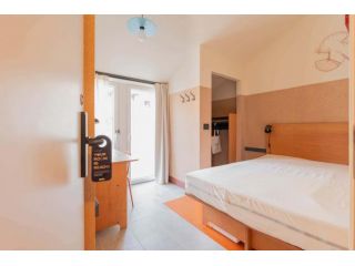 Room 25