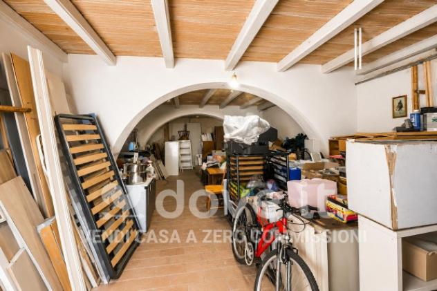 Rustico / Casale di 201 m² con più di 5 locali e box auto in vendita a Paciano - Foto 17