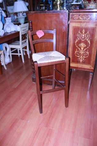 Sgabello in Legno con Seduta in Paglia – 25030