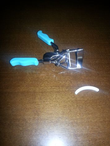 UN PIEGA CIGLIA NUOVO,MAI USATO,IN ACCIAIO CON 2 GOMMINI NUOVI,CON MANICI IN PLA - Foto 2