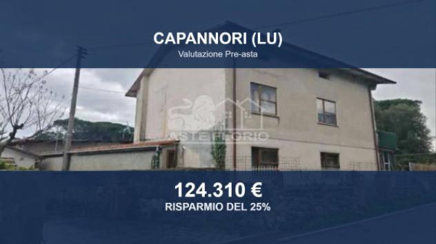 Immobile in asta di 214 m² con più di 5 locali e box auto in vendita a Capannori