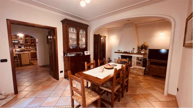 VBF segr 295 - SPLENDIDA BIFAMILIARE RISTRUTTURATA CON GIARDINO E GARAGE - Foto 4