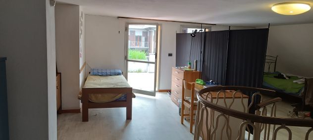 per STUDENTI -1 POSTO LETTO IN UNA GRANDE STANZA DOPPIA - Foto 5