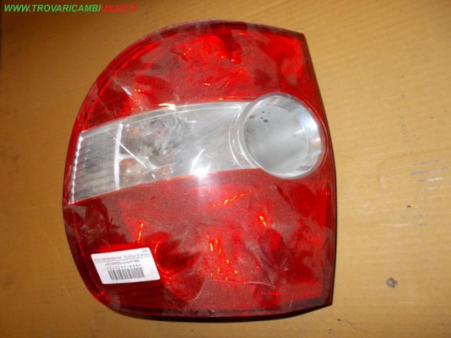 FANALE POST.D. VOLKSWAGEN FOX (5Z) Parti elettriche Fanaleria Fanali Fanale post. sx. VOLKSWAGEN - FOX - 01-04-2005 - 01-07-2011