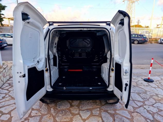 Fiat Fiorino 1.3 MJT 95CV Cargo SX 2022 - Foto 9