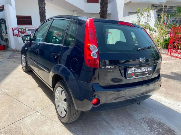 Ford Fiesta 1.2 16V 5p. Titanium - Foto 2