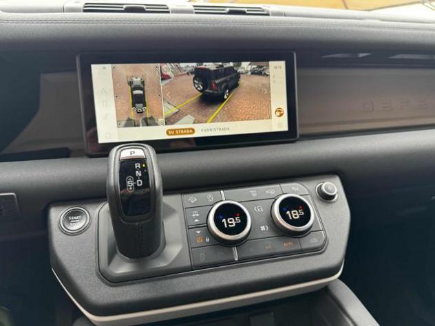 LAND ROVER Defender GARANZIA LAND 2028 110 3.0D I6 200 CV SE rif. 24010930 - Foto 6