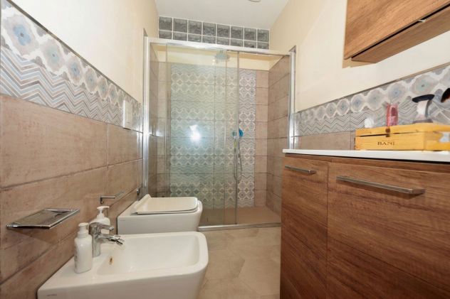 APPARTAMENTO CON TERRAZZO - Foto 4