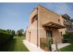 VILLA A SCHIERA di 4 vani e di 152 mq (JESOLO) rif. ARJ10_13