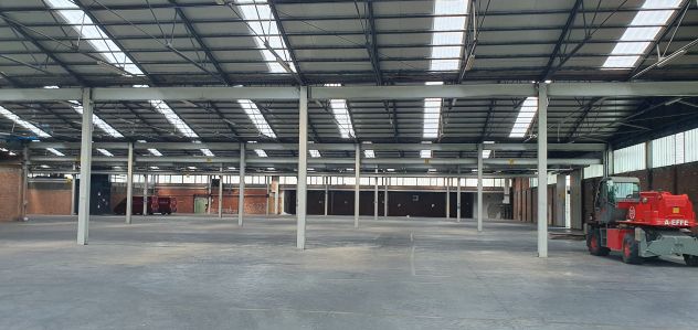Magazzini uso logistica o stoccaggio su strada Cispadana - mq 10.000 coperti - Foto 6