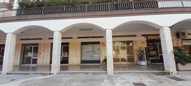 Locale commerciale a Lequile