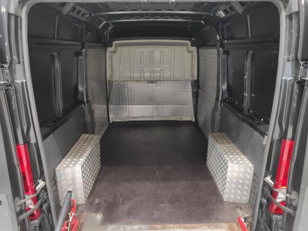Peugeot Boxer Boxer 333 2.2 BlueHDi 165 S&S PM-TM*con PEDANA POSTERIORE INTERNA RIPIEGABILE*GARANTITA* - Foto 9