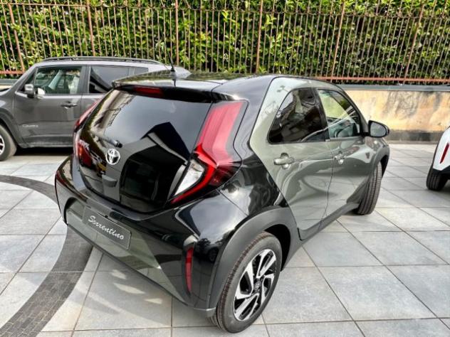 TOYOTA Aygo X 1.0 VVT-i 72 CV 5 porte Lounge S-CVT rif. 23841228 - Foto 4