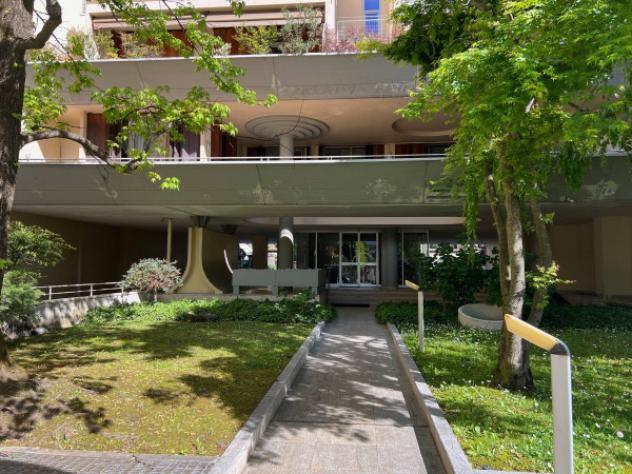 Appartamento di 300 m² con 5 locali e box auto doppio in vendita a Gallarate