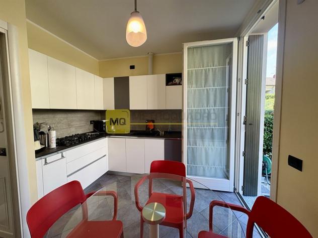 VALMADRERA (LC) - elegante villa a schiera con ascensore interno, doppi giardini e ampi spazi – Valmadrera - Foto 17