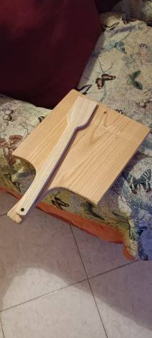 Tagliere da portata in legno con spatola per salumi e formaggi