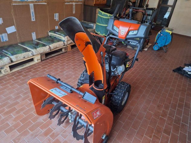 SPAZZANEVE LANCIANEVE HUSQVARNA ST227 COME NUOVO - Foto 6