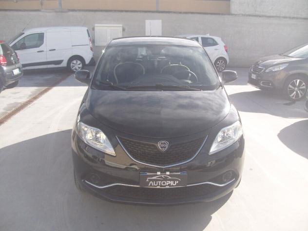 Lancia Ypsilon 1.2 69 CV Gold - 2016 - Foto 2
