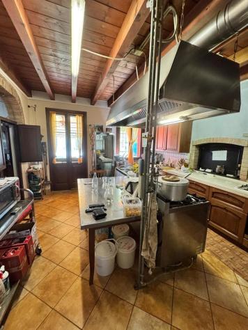 Affascinante loghino di campagna ristrutturato con piscina e ampio terreno – ideale anche per B&B o attività rurali - Foto 12