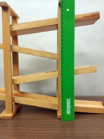 Pista vintage in legno con tre macchinine numerate - Foto 8