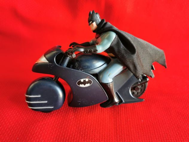 BATMAN BAT CYCLE ( VINTAGE 1992 )