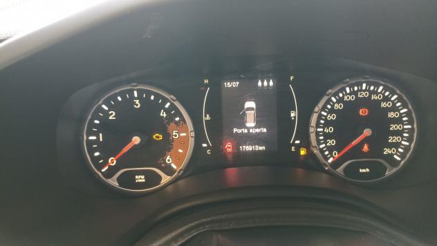 Jeep Renegade 1.6 Mjt 120 CV Longitude - Foto 10